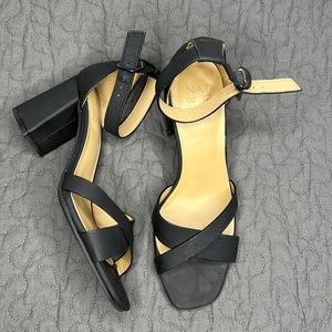 Naturalized strappy black sandals heels